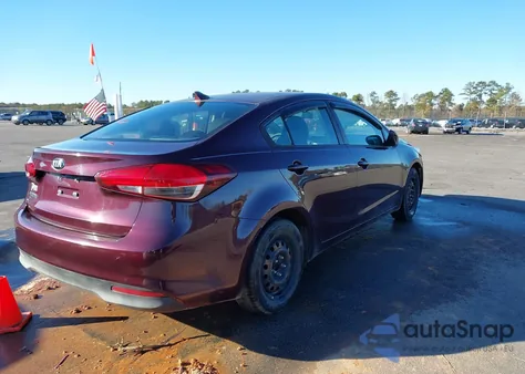 2018 Kia Forte Lx z USA, uszkodzony, nr VIN 3KPFK4A71JE282018